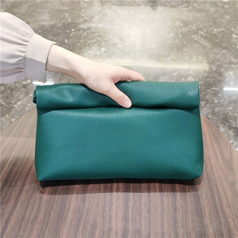 Premium-leather-clutch-in-classic-black