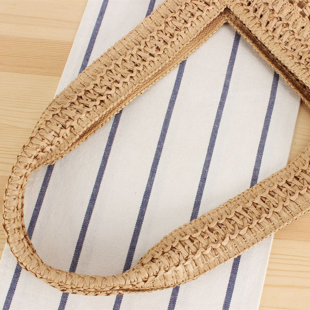 Business-commute-straw-bag-with-camel-base-plate