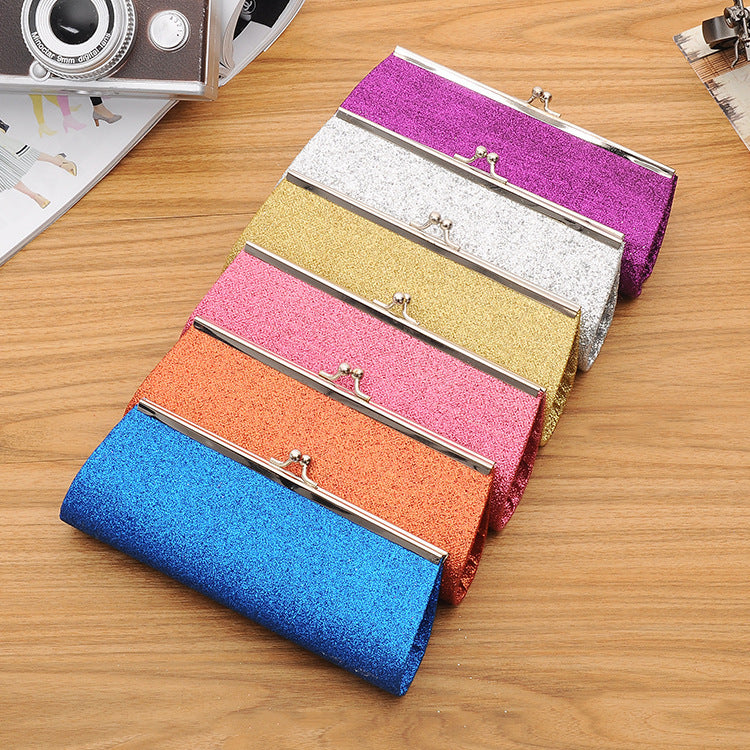 Chic-chain-tote-wallet-with-metal-clip