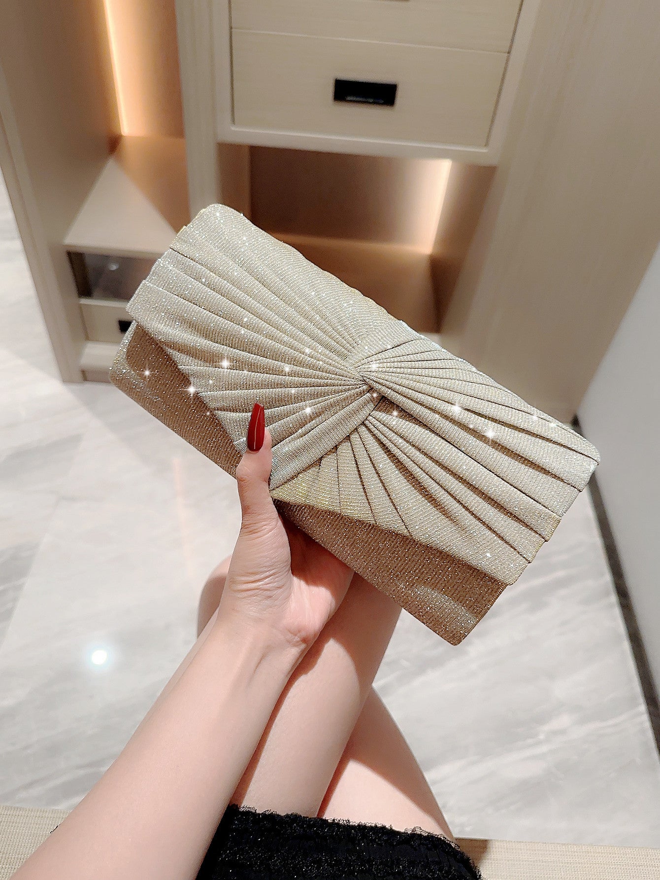 Elegant-silver-dinner-clutch-evening-bag