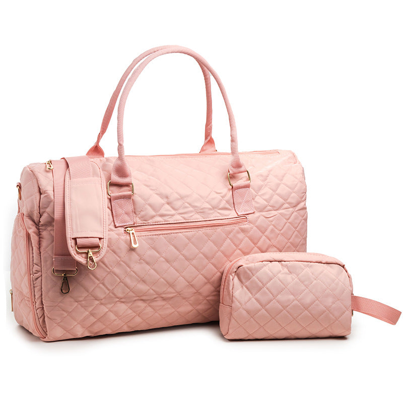 Large-capacity-toiletries-bag-with-sewing-line-detail
