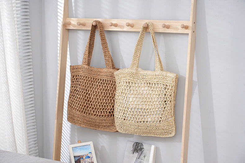 Stylish-paper-string-handbag-for-beach-vacations