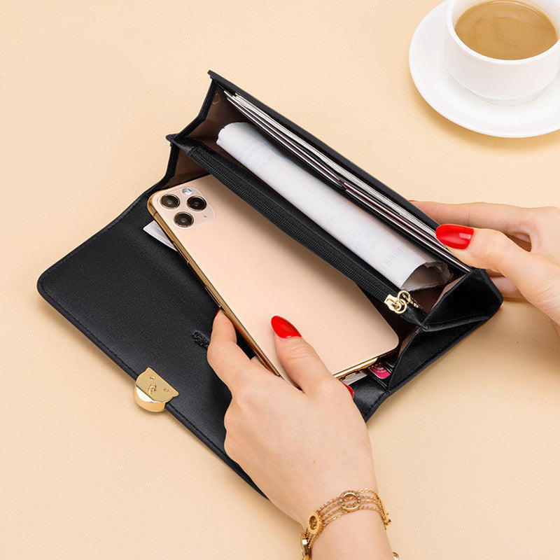 Functional-magnetic-buckle-closure-wallet