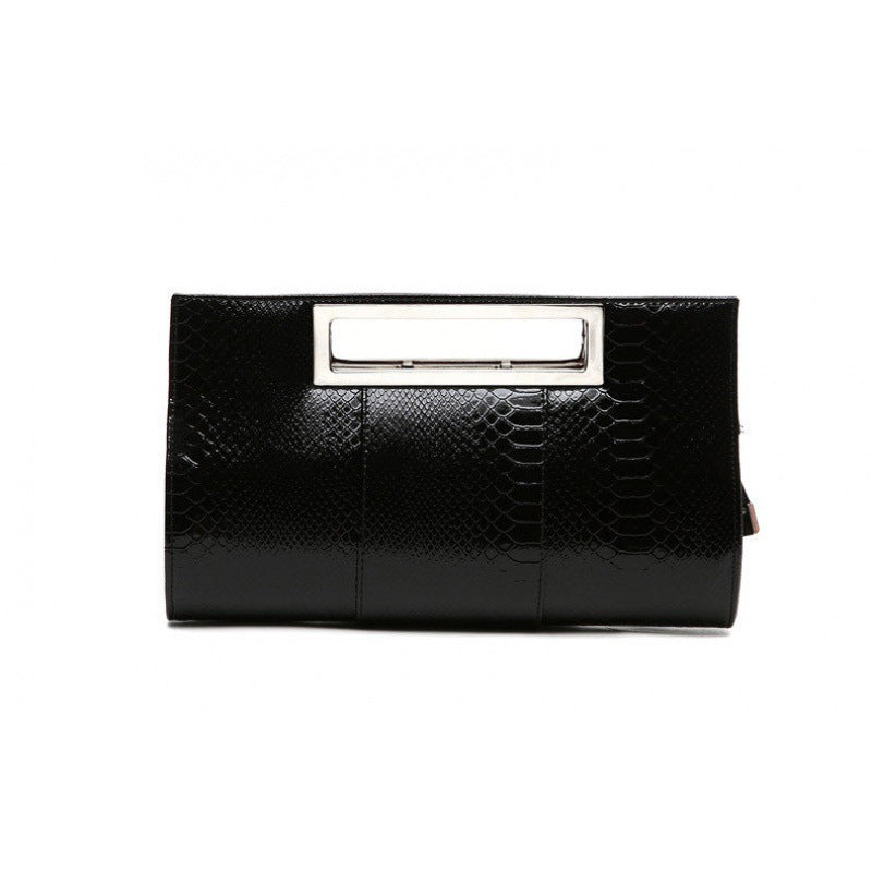 Fashionable-gold-clutch-for-everyday-eleganceFashionable-gold-clutch-for-everyday-eleganceFashionable-black-clutch-for-everyday-elegance