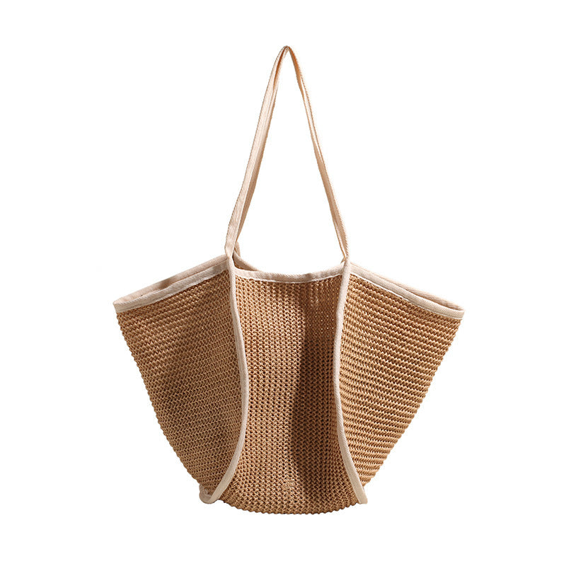 Elegant-straw-woven-bag-with-a-versatile-one-shoulder-strap