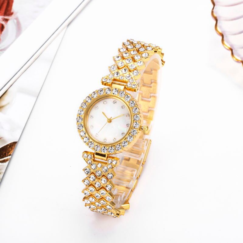 elegant-alloy-timepiece-womens-diamond-details