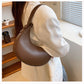 Trendy-and-functional-shoulder-bag-for-everyday-use