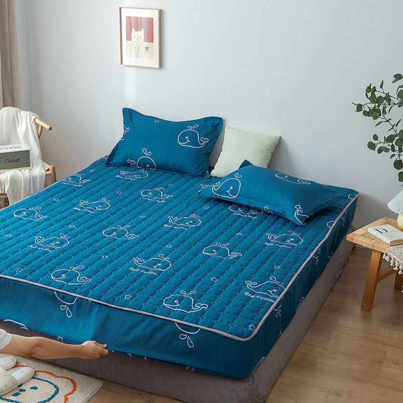 Waterproof-quilted-bedspread-for-mattress