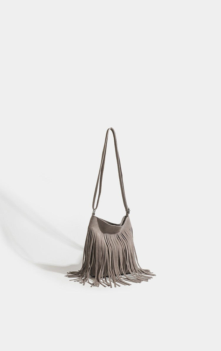 Versatile-and-fashionable-shoulder-bag-for-any-occasion