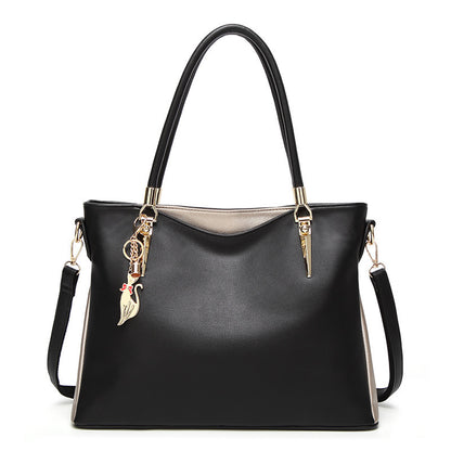 The Chic Carrier: Luxe Tote Handbag for the Modern Professional