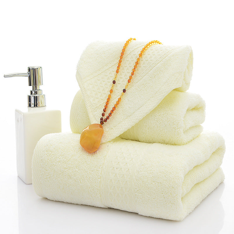 Pure-cotton-padded-bath-towels-in-a-refined-gift-set