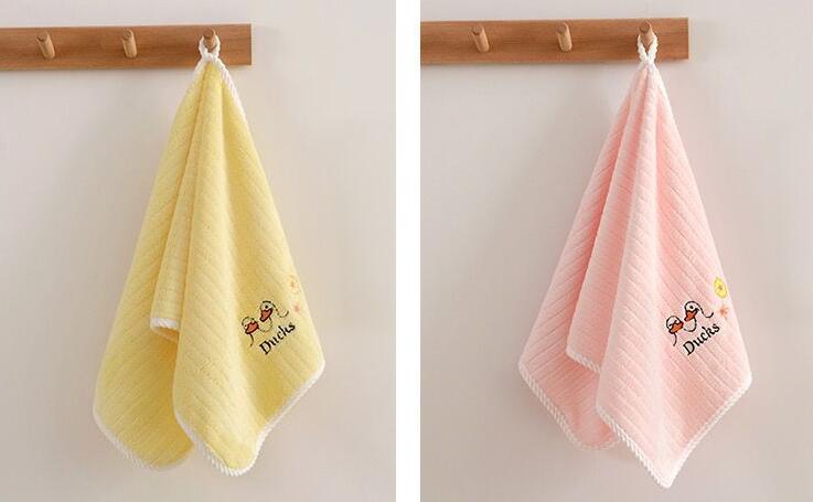 Importikaah-baby-towel-soft-hypoallergenic-fabric-newborns-toddlers-cozy-hood-warmth
