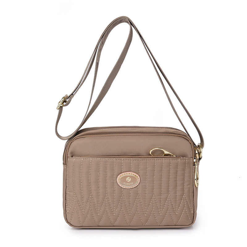 Fashionable-shoulder-bag-with-detachable-strap