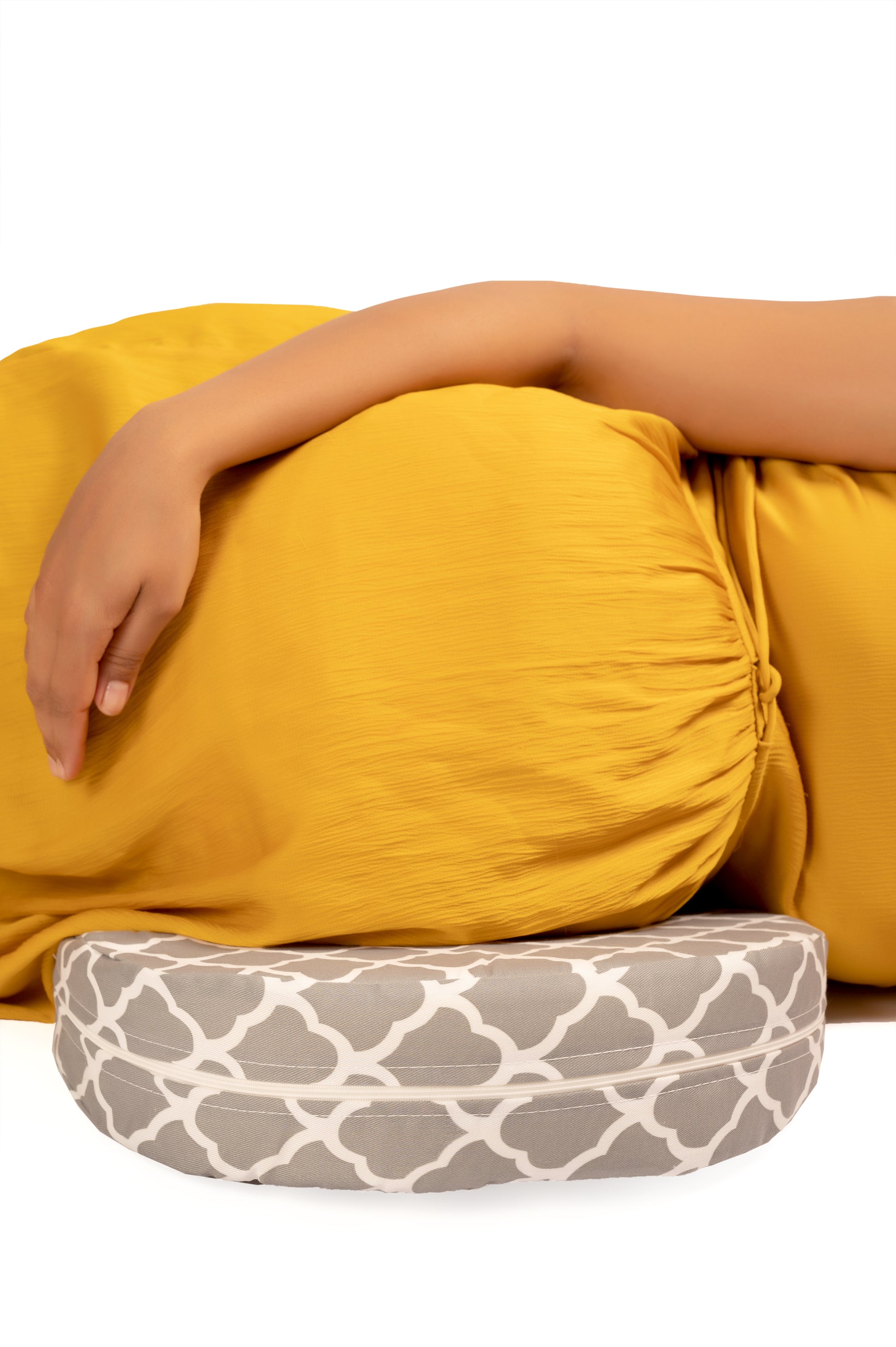 Side-View-of-Pregnancy-Wedge-Pillow-for-Enhanced-Comfort