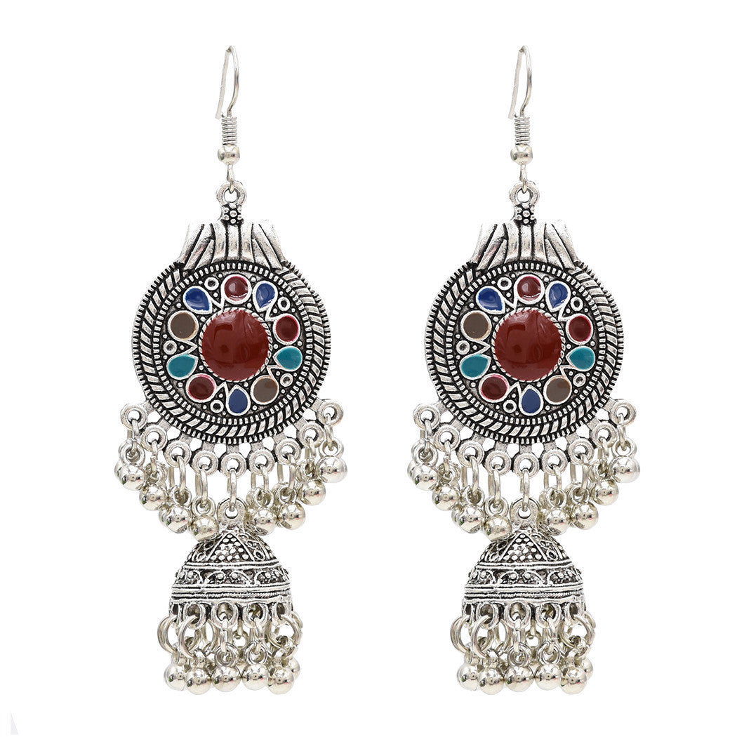 detailed-view-vintage-silver-jhumka-earrings-tassels-tribal-elements