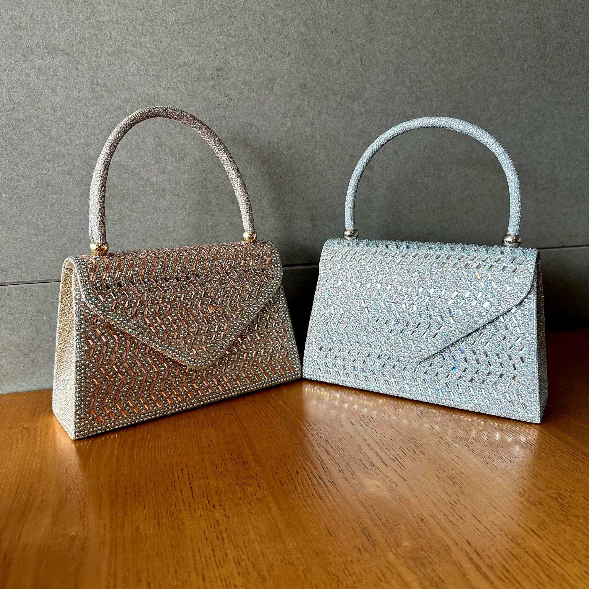 Medium-soft-handbag-with-open-pocket-design
