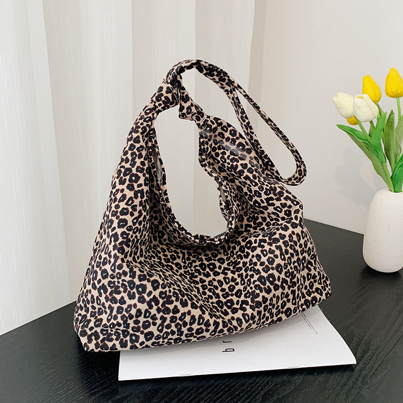 Fashionable-canvas-shoulder-bag-with-khaki-leopard-print