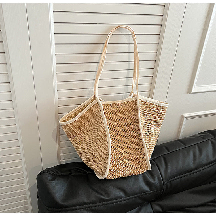Sophisticated-straw-woven-handbag-effortlessly-stylish